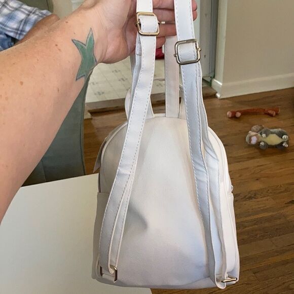 HostPic🥰OMG Unicorn Backpack - Picture 11 of 13